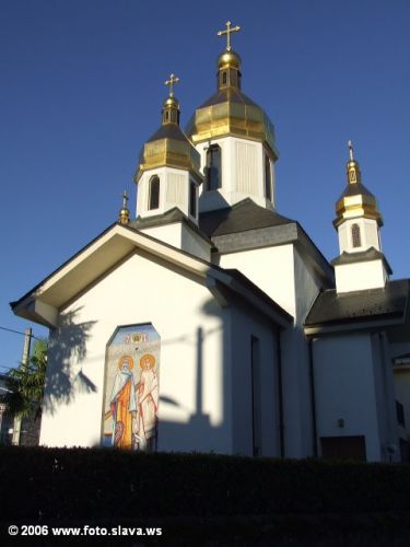 церква